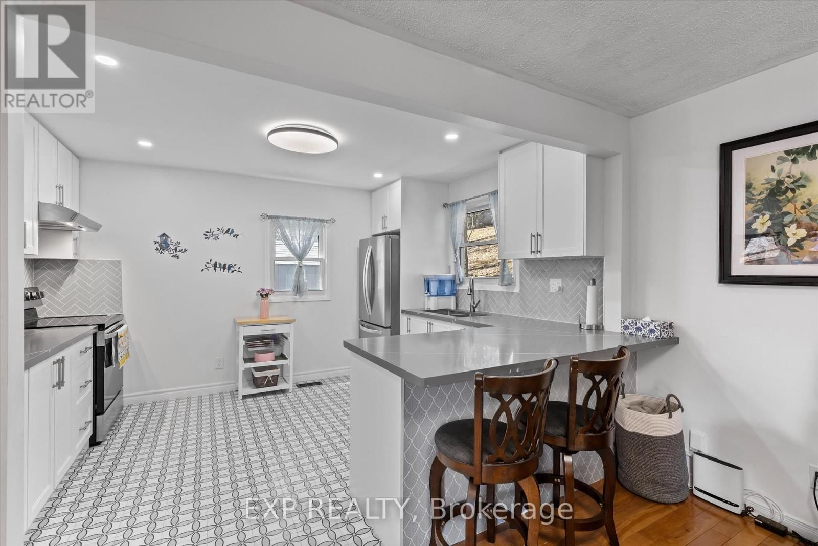 34 CONNOR DRIVE Image 3