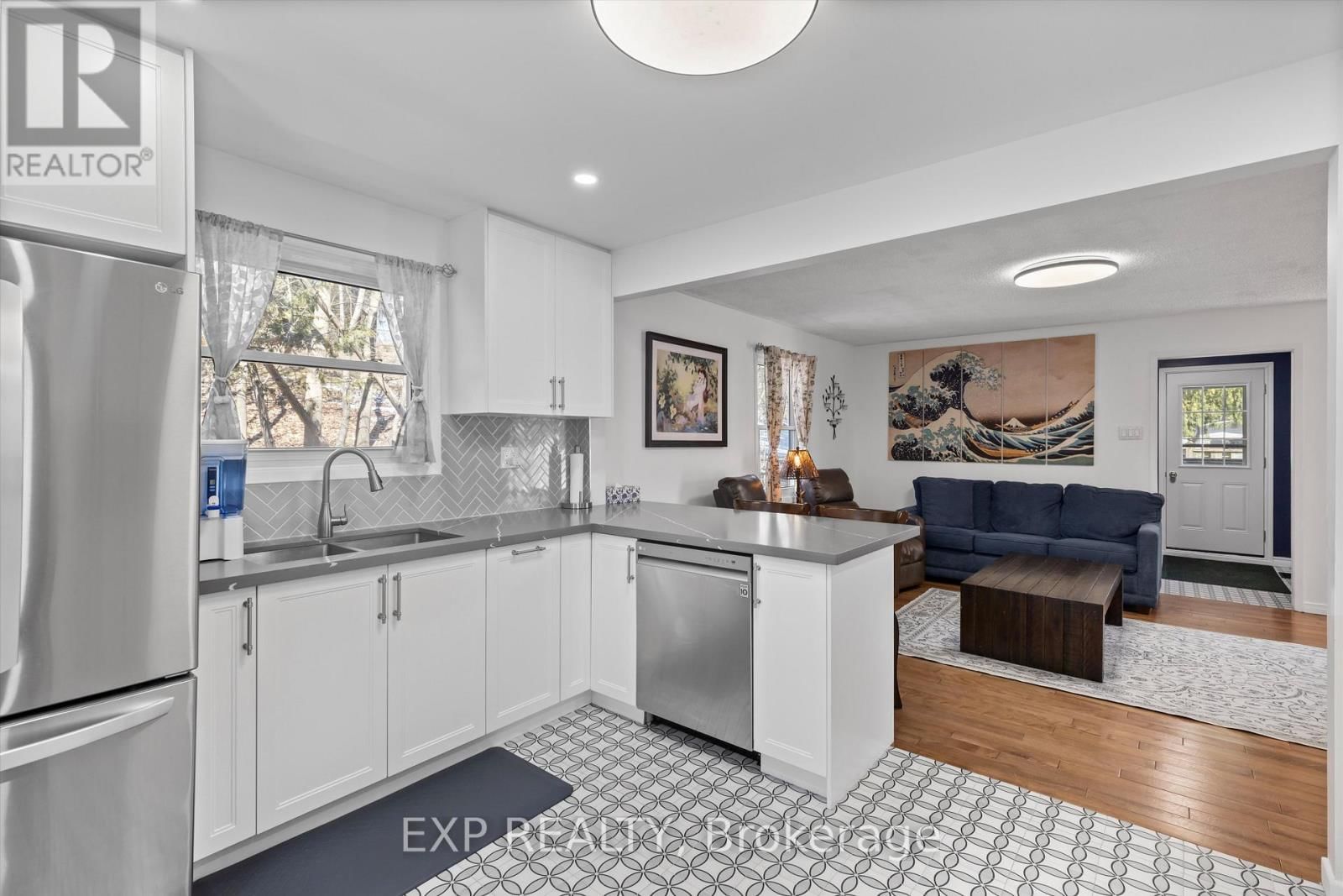 34 CONNOR DRIVE Image 4