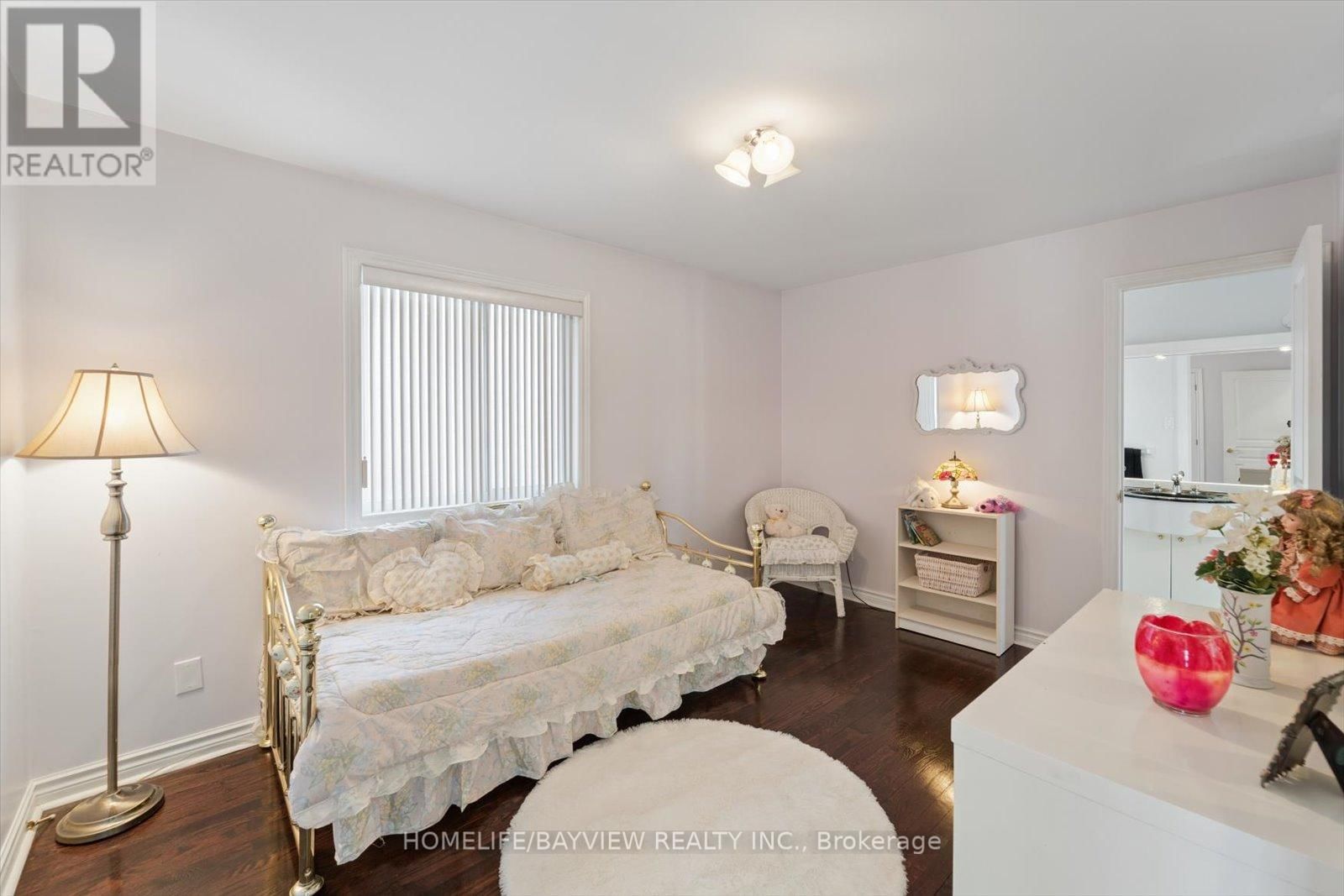 11 SORRENTO DRIVE Image 34