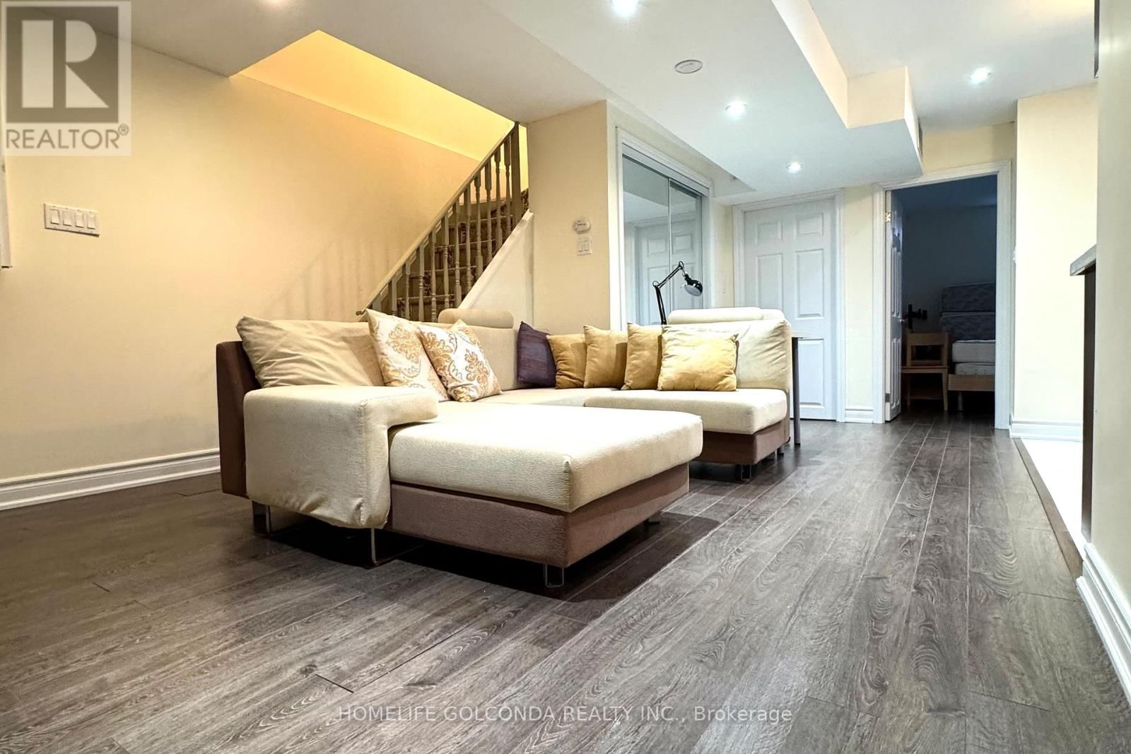 21 BELVEDERE CRESCENT Image 30