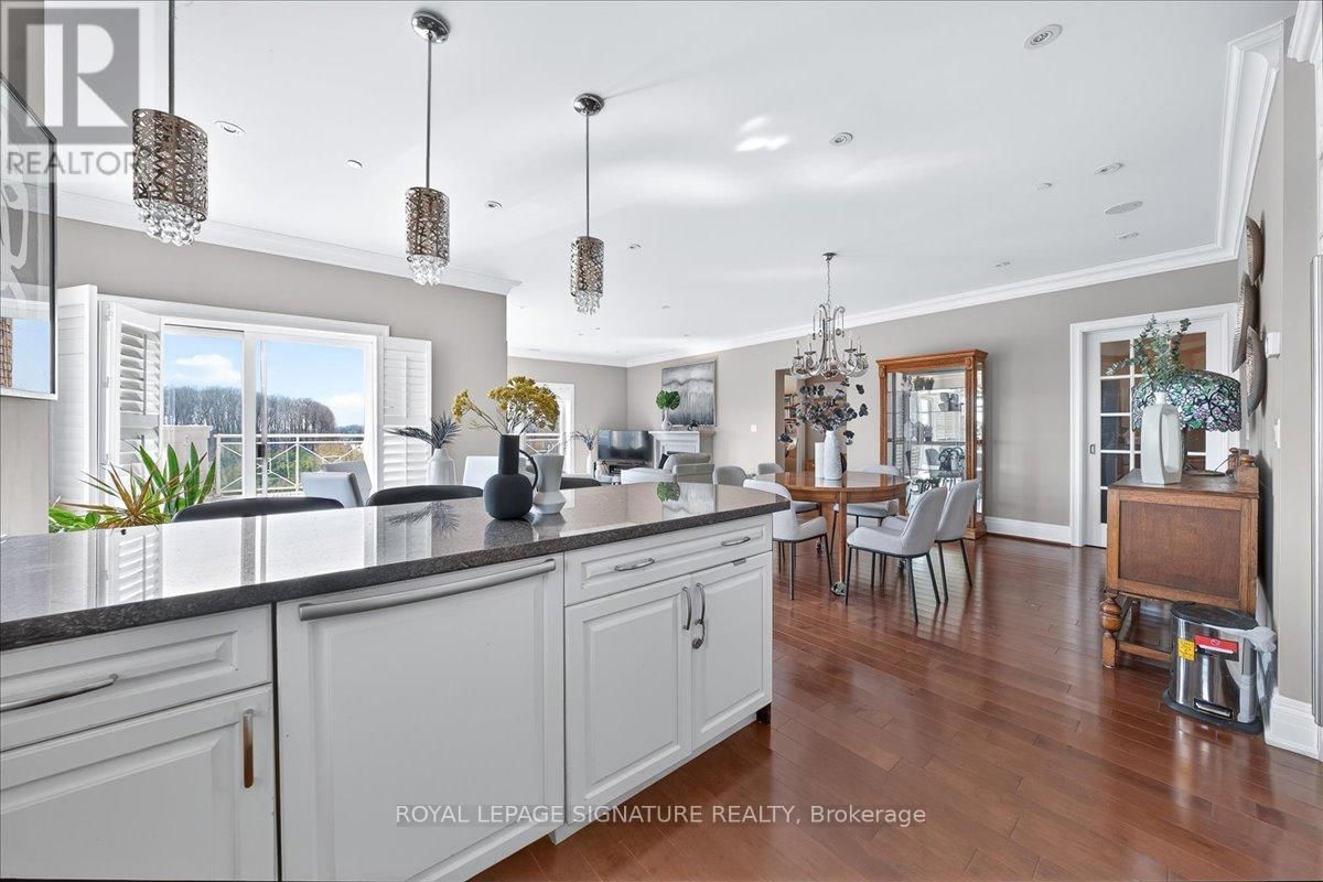 327 - 80 BURNS BOULEVARD Image 13