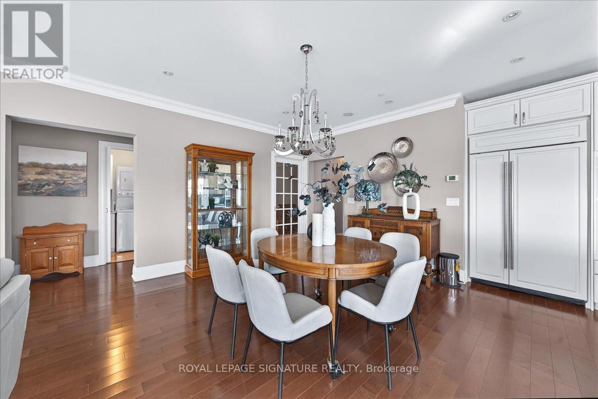 327 - 80 BURNS BOULEVARD Image 16