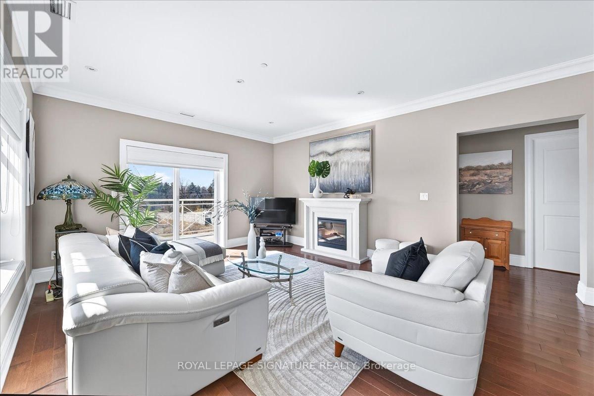 327 - 80 BURNS BOULEVARD Image 17