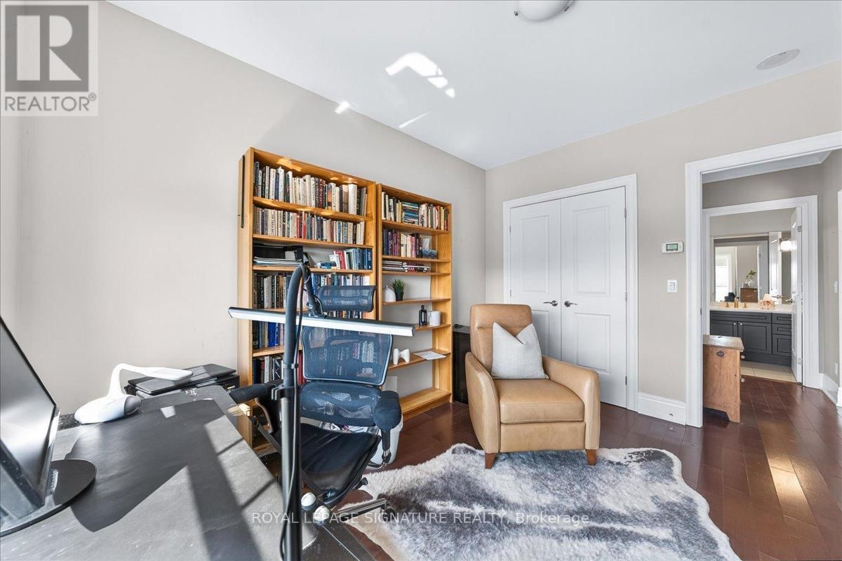 327 - 80 BURNS BOULEVARD Image 24