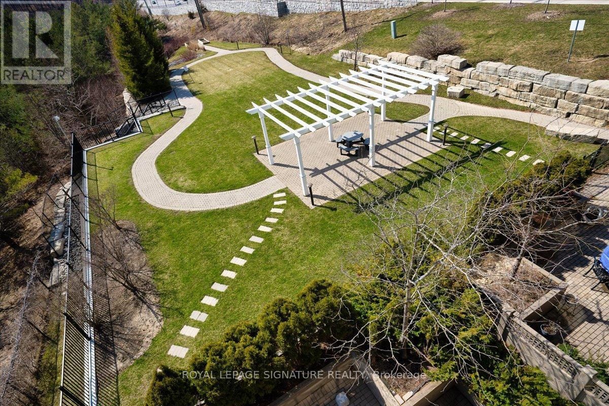 327 - 80 BURNS BOULEVARD Image 28