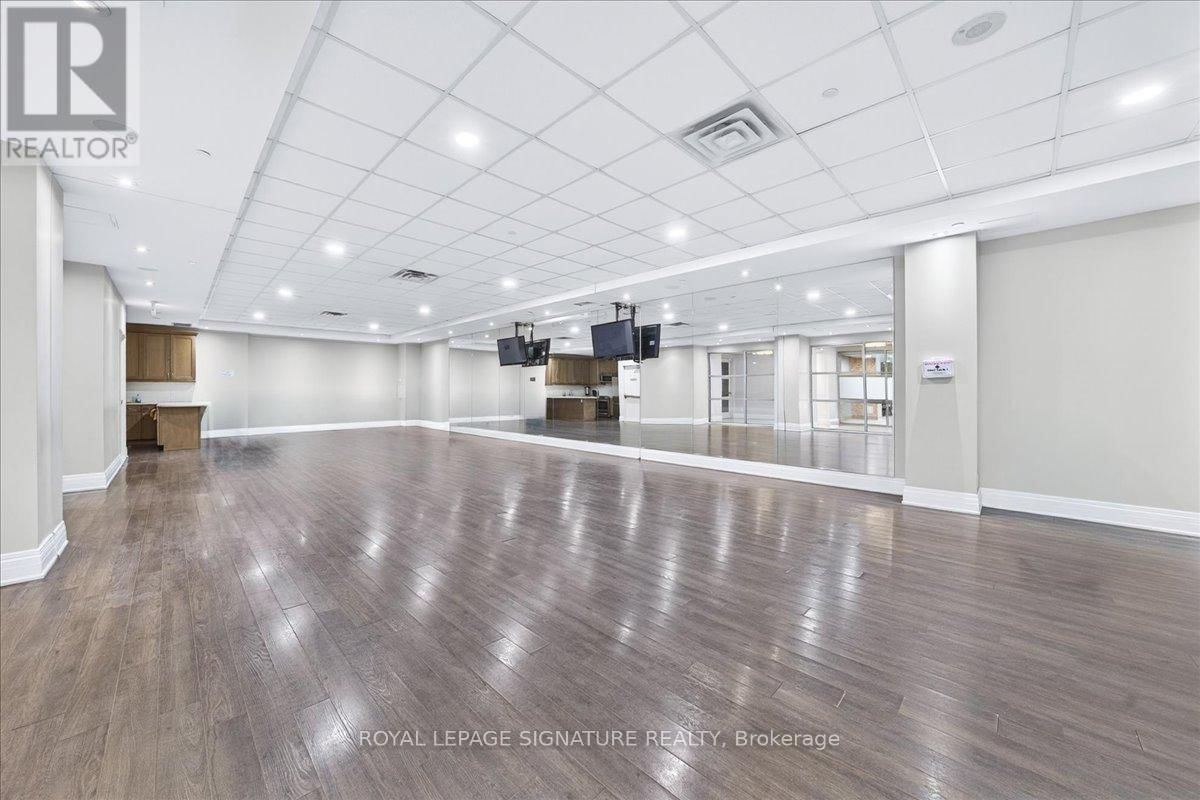 327 - 80 BURNS BOULEVARD Image 43