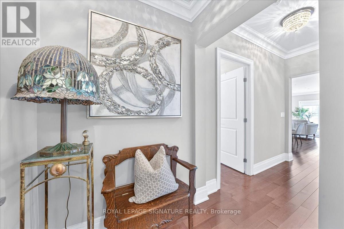 327 - 80 BURNS BOULEVARD Image 5