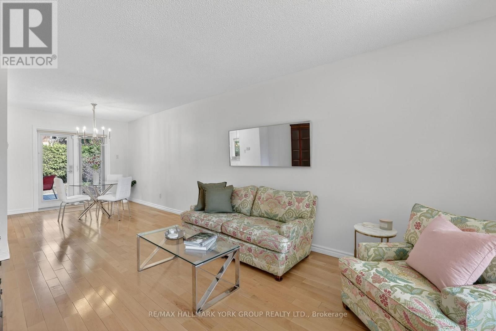 26 MENDYS FOREST Image 6