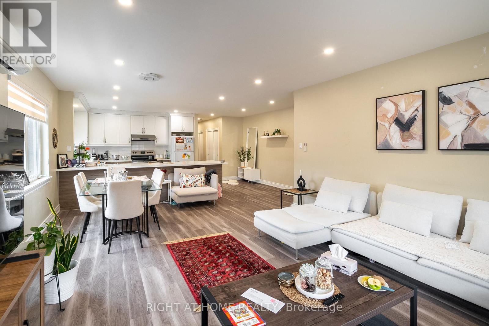 285 RICHMOND STREET Image 10