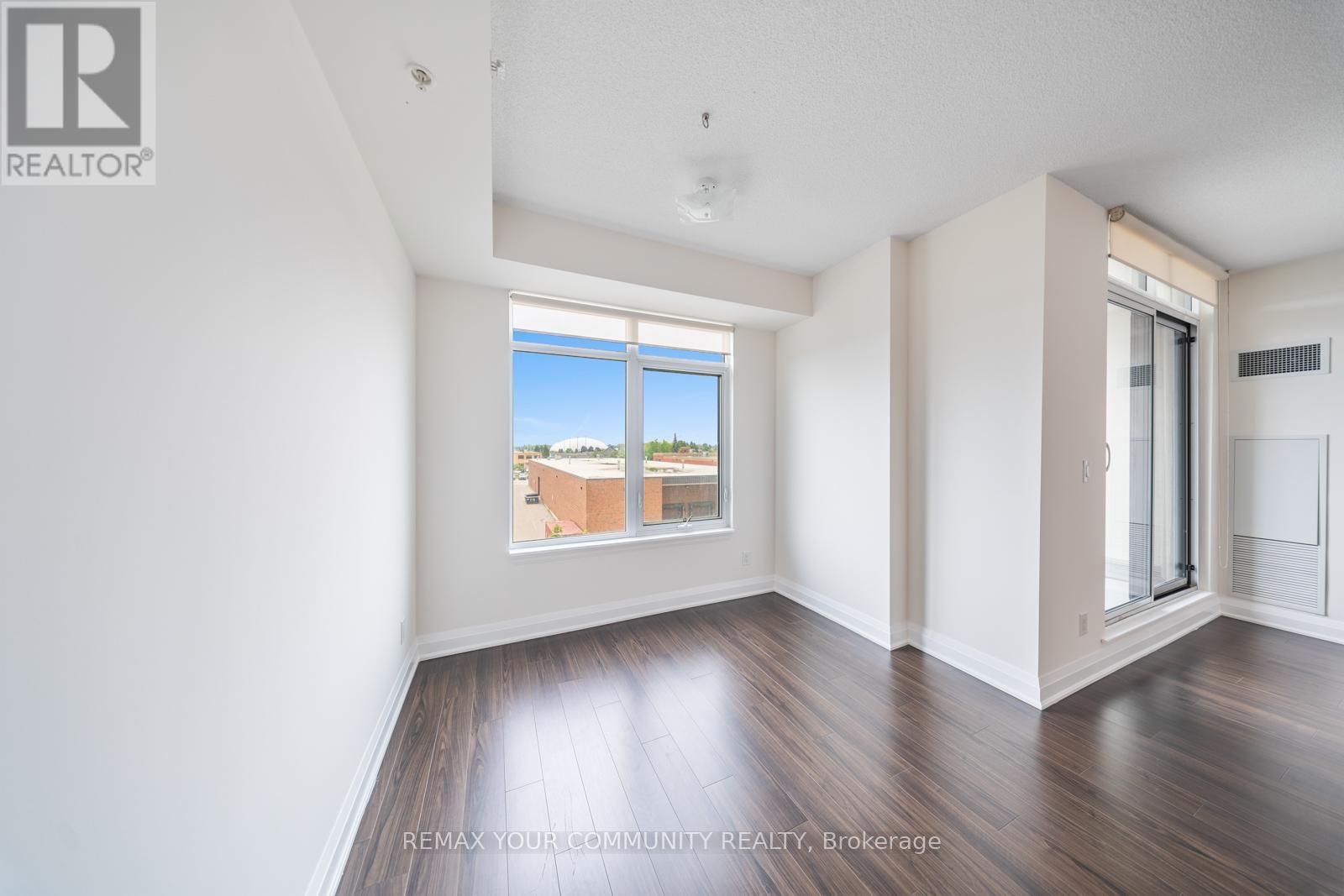 315 - 24 WOODSTREAM BOULEVARD Image 18