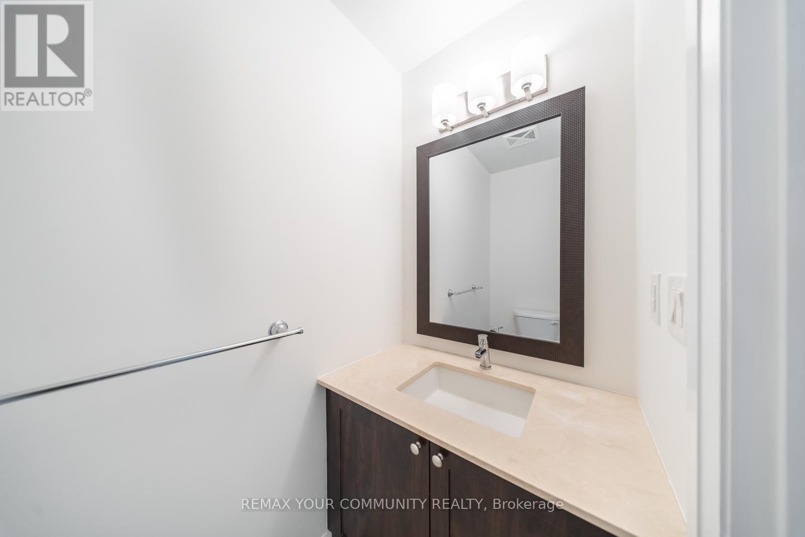 315 - 24 WOODSTREAM BOULEVARD Image 25