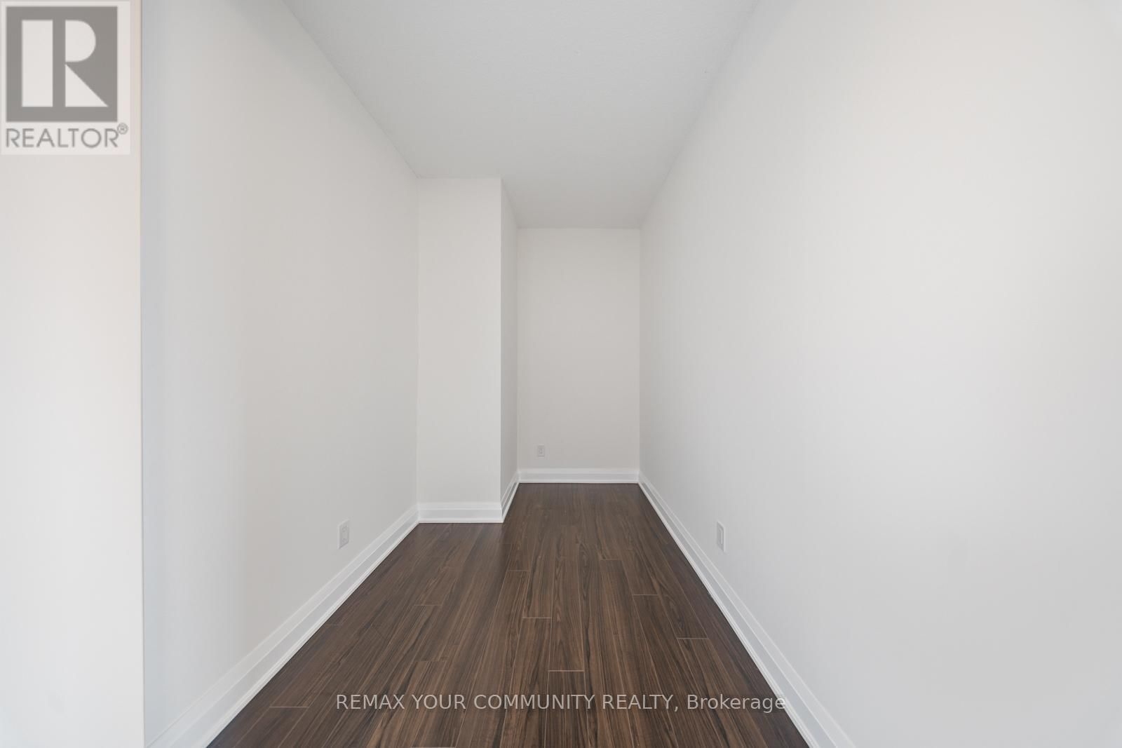 315 - 24 WOODSTREAM BOULEVARD Image 4