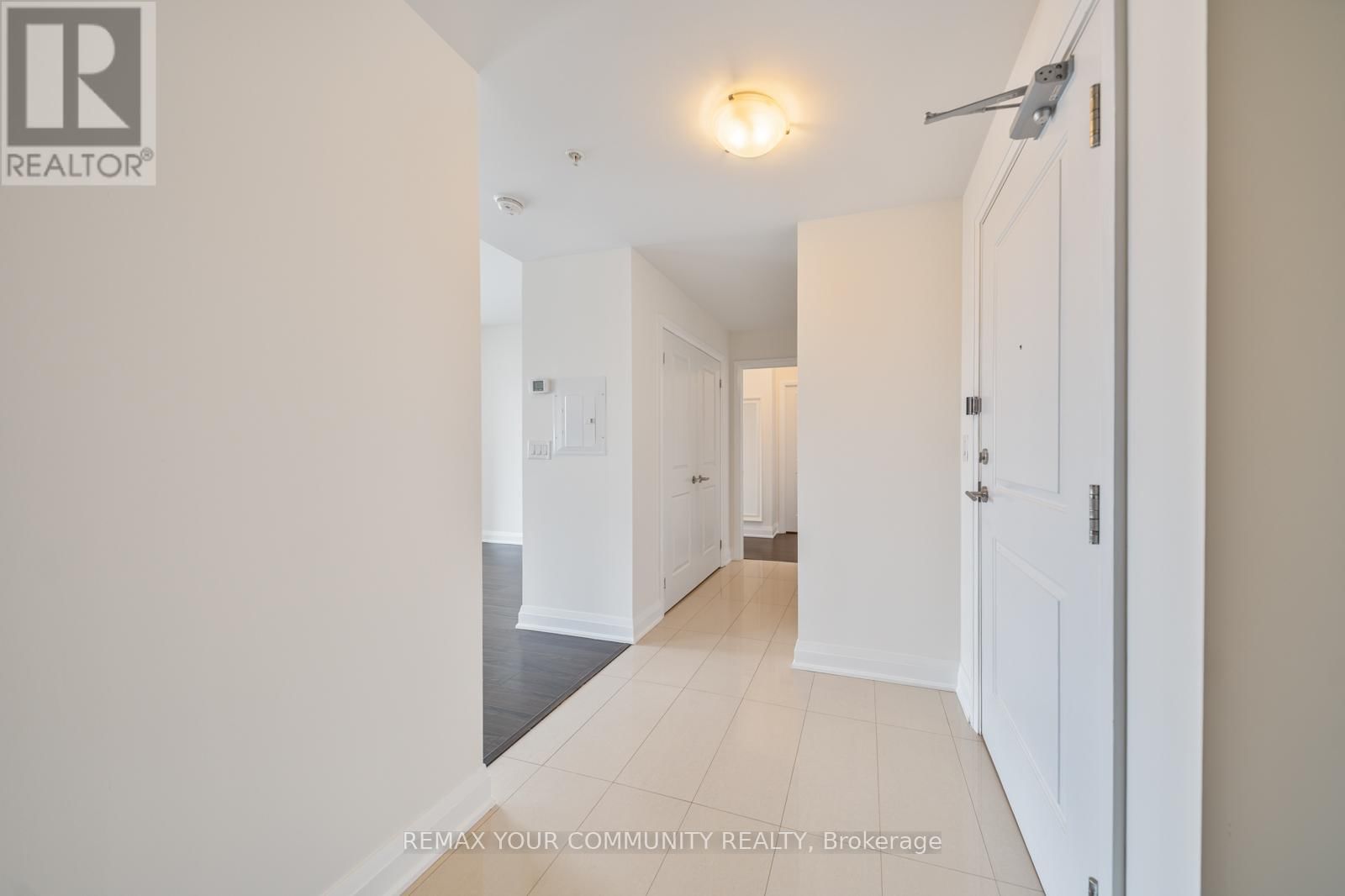 315 - 24 WOODSTREAM BOULEVARD Image 6