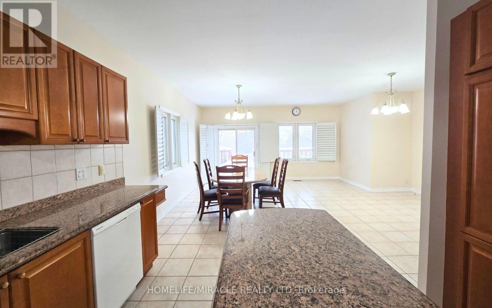 28 ROUGE BANK DRIVE Image 6