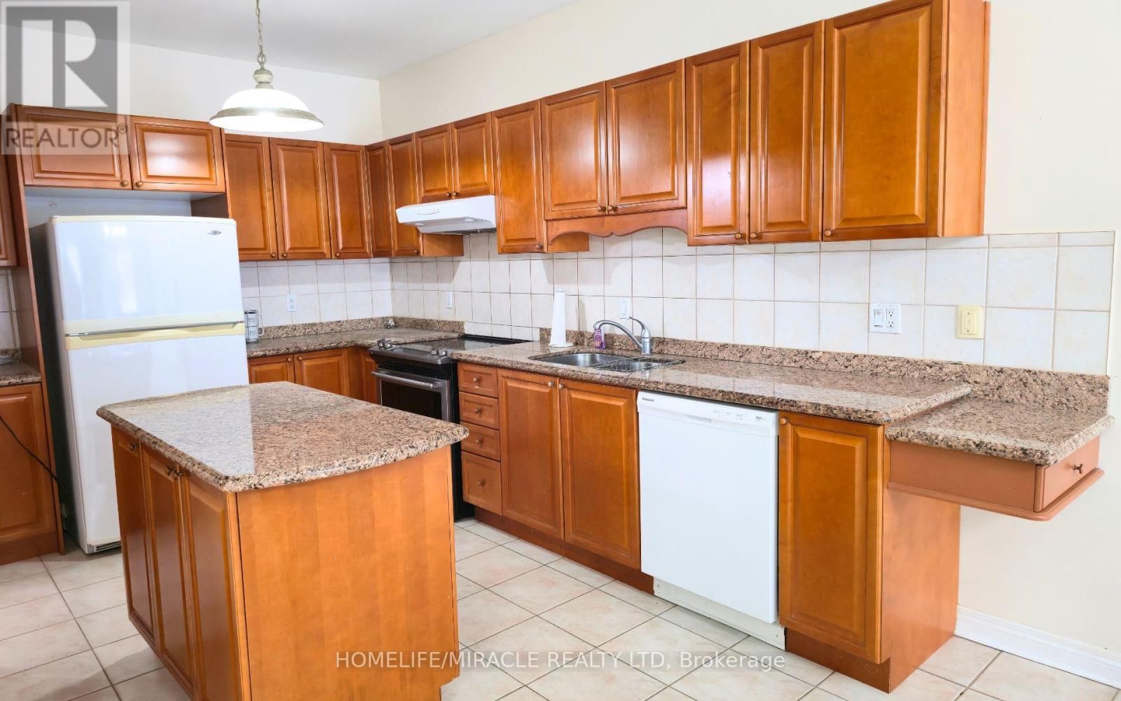 28 ROUGE BANK DRIVE Image 8