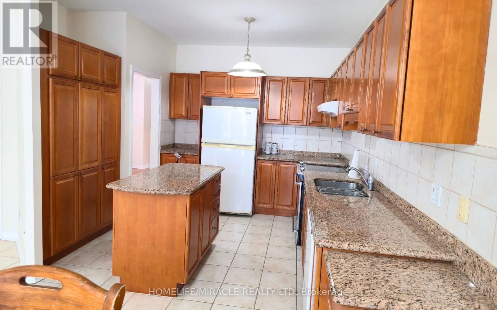 28 ROUGE BANK DRIVE Image 9