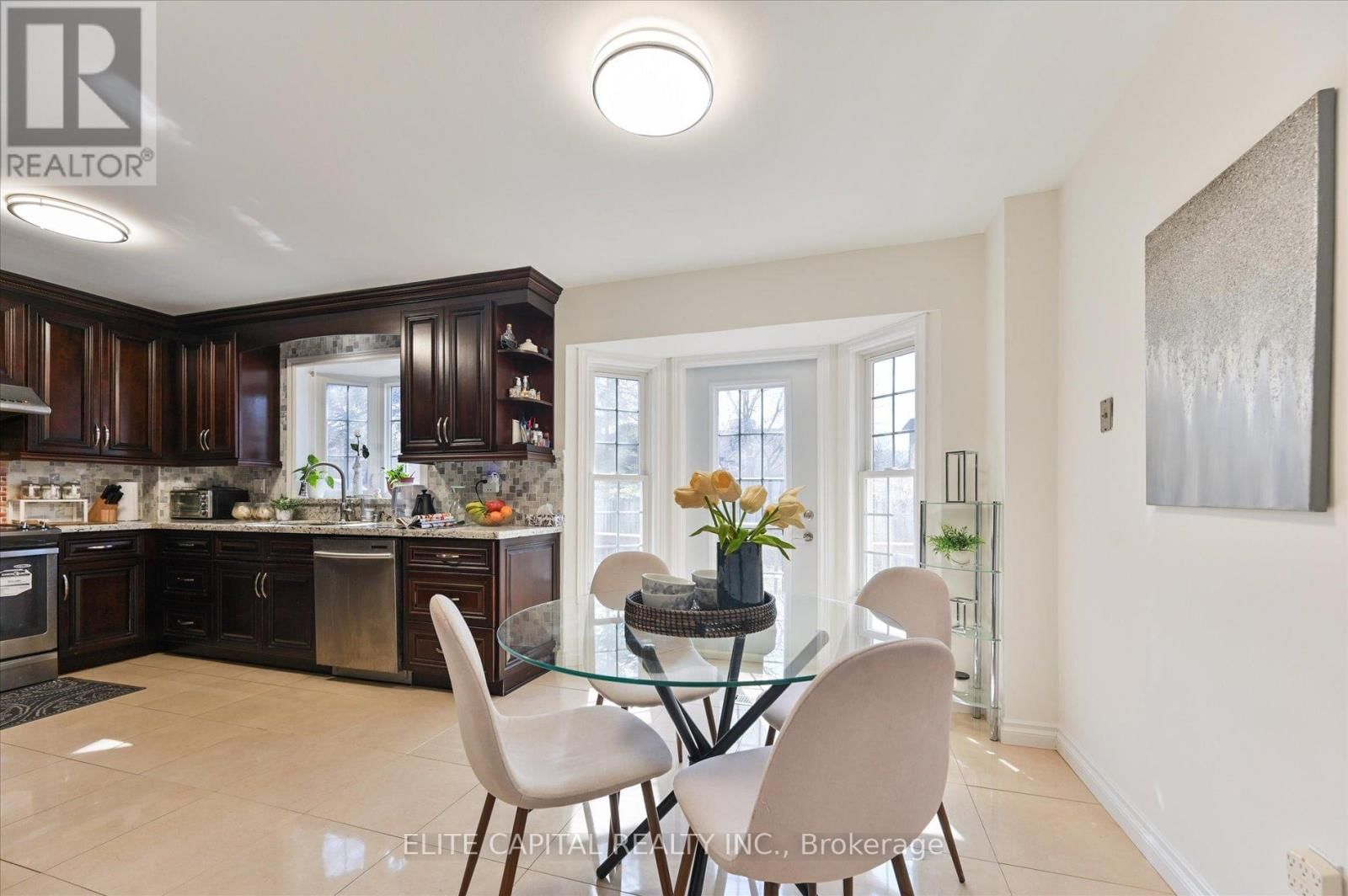 54 BAUER CRESCENT Image 11