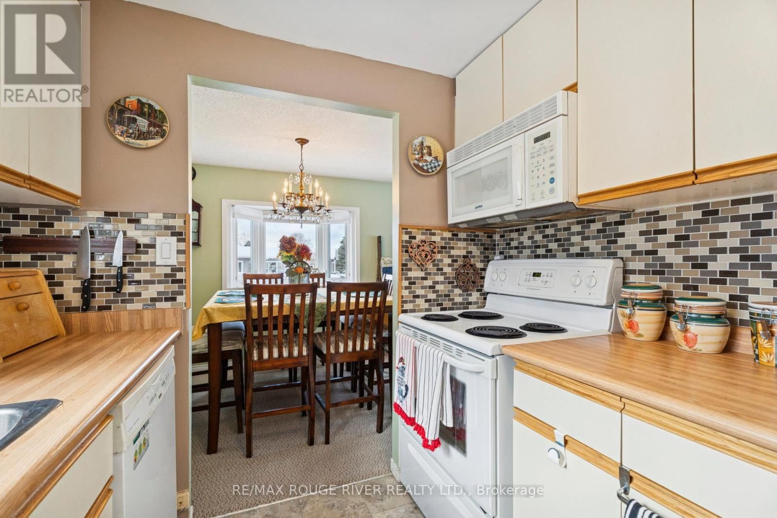 35 HAWTHORNE DRIVE Image 14