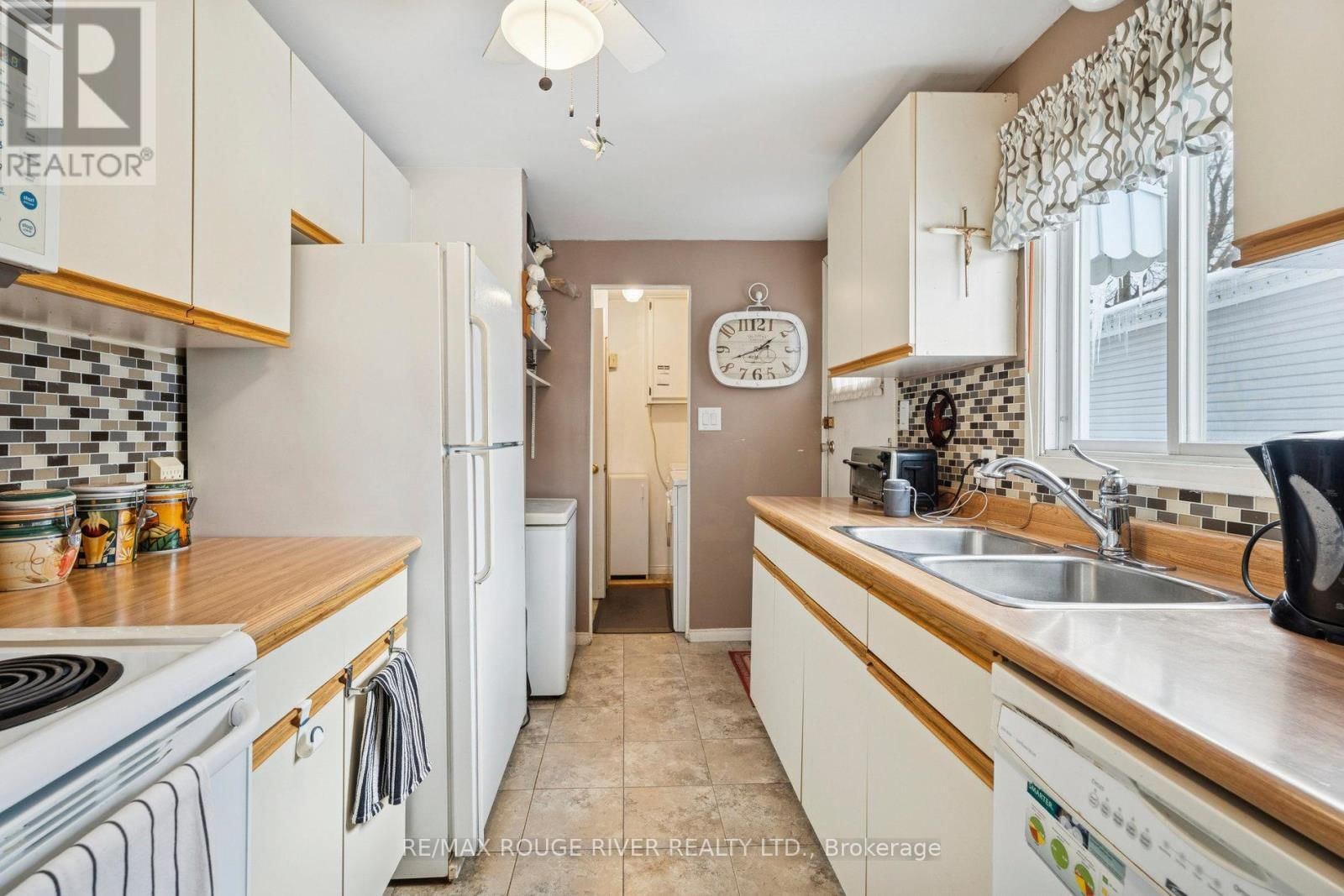 35 HAWTHORNE DRIVE Image 15