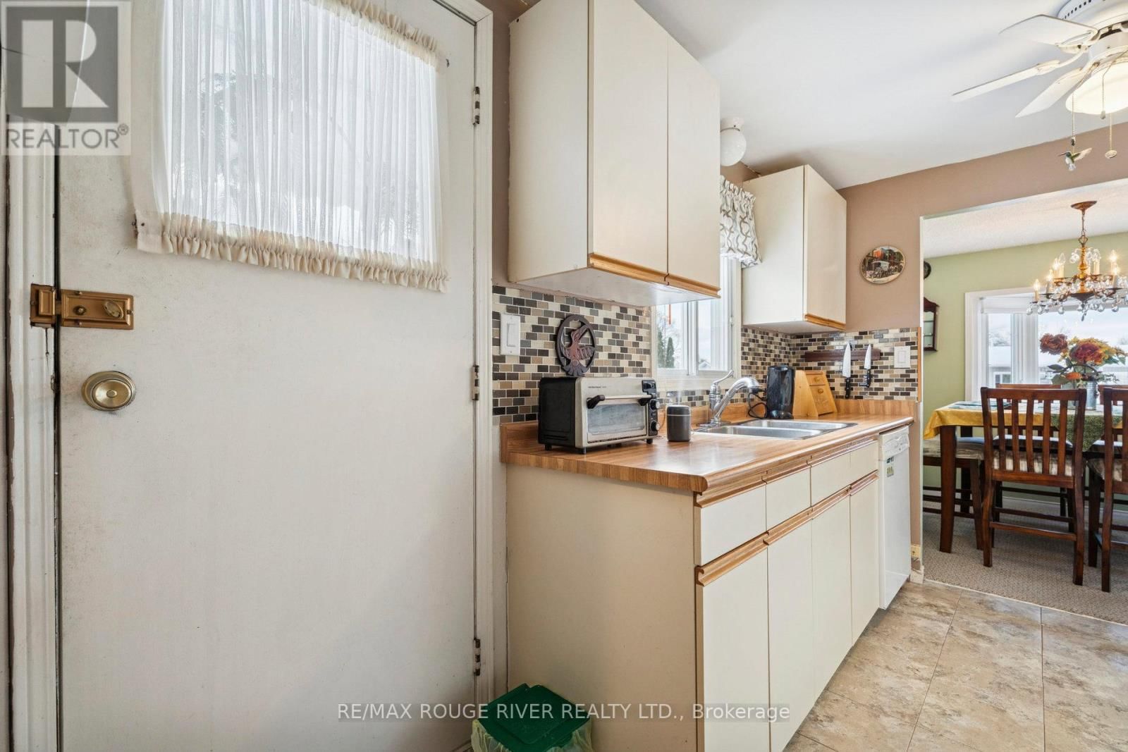 35 HAWTHORNE DRIVE Image 17