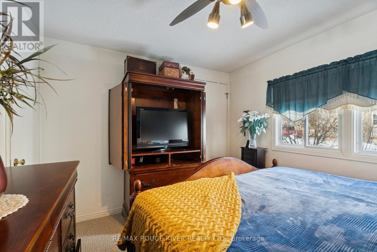 35 HAWTHORNE DRIVE Image 22