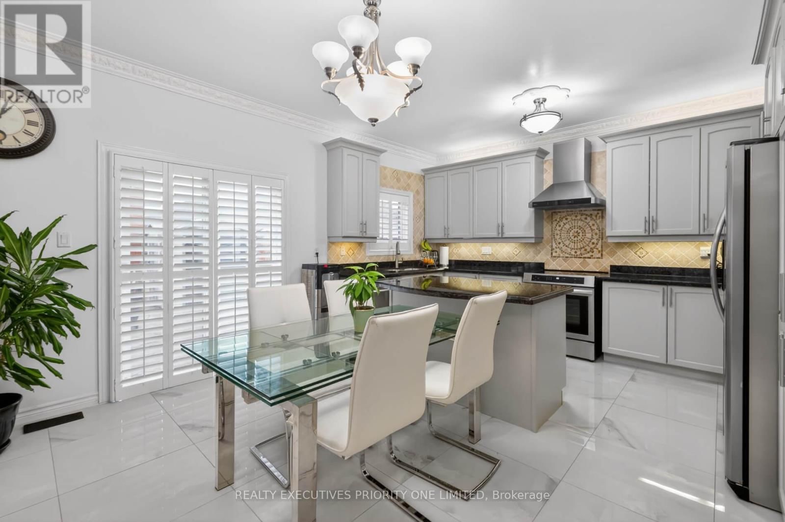 130 GREENVIEW CIRCLE Image 15