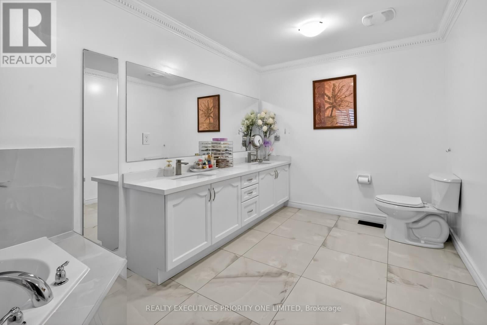 130 GREENVIEW CIRCLE Image 30