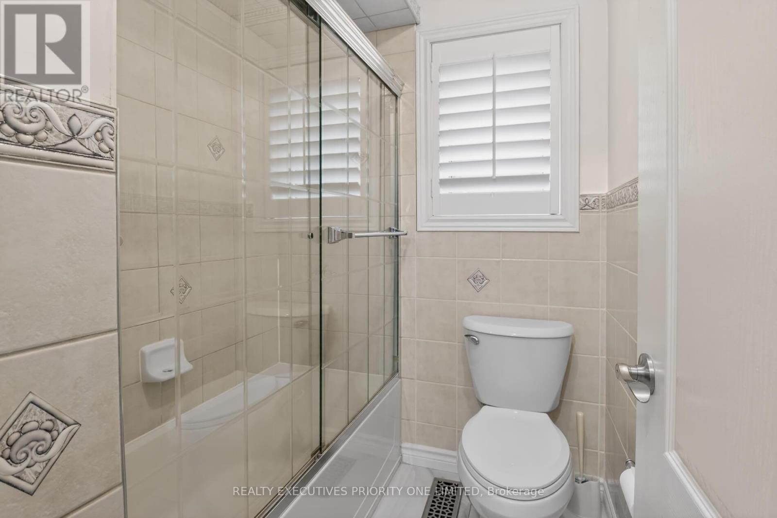 130 GREENVIEW CIRCLE Image 35