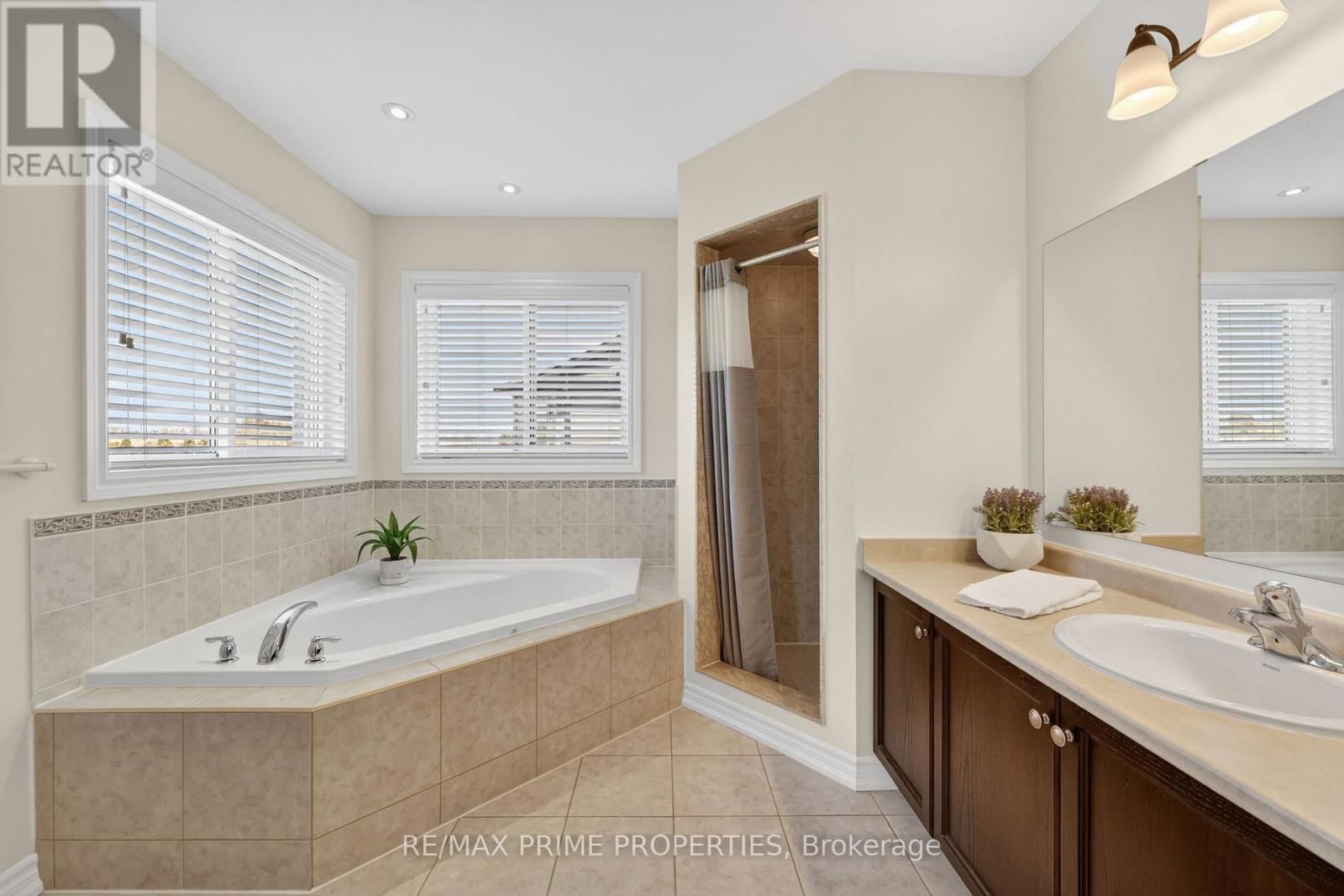 472 KING STREET EAST Image 21