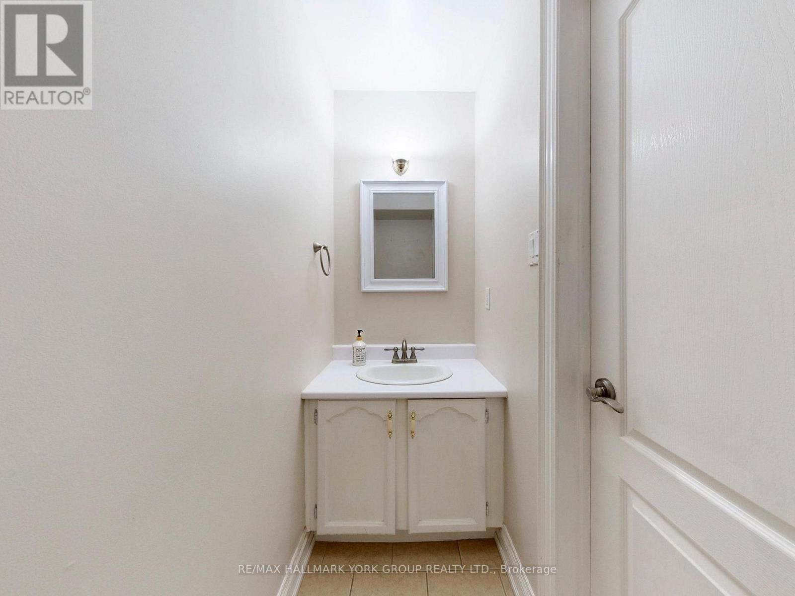 161 SPRUCE STREET Image 15