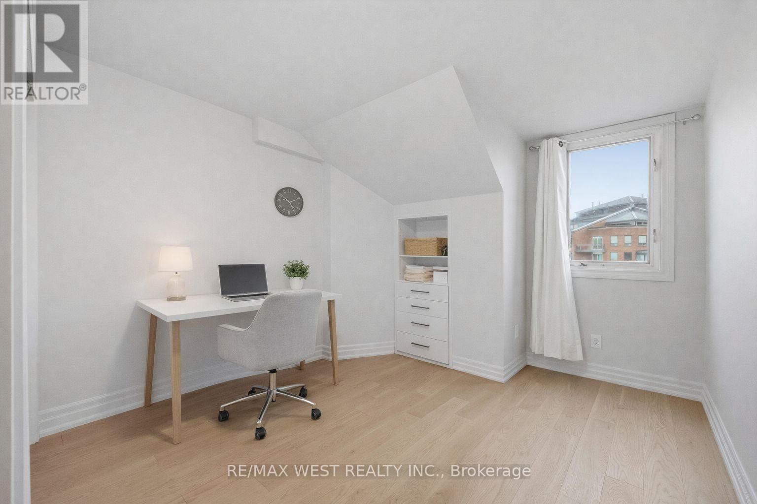 TH #10 - 100 ARBORS LANE Image 25