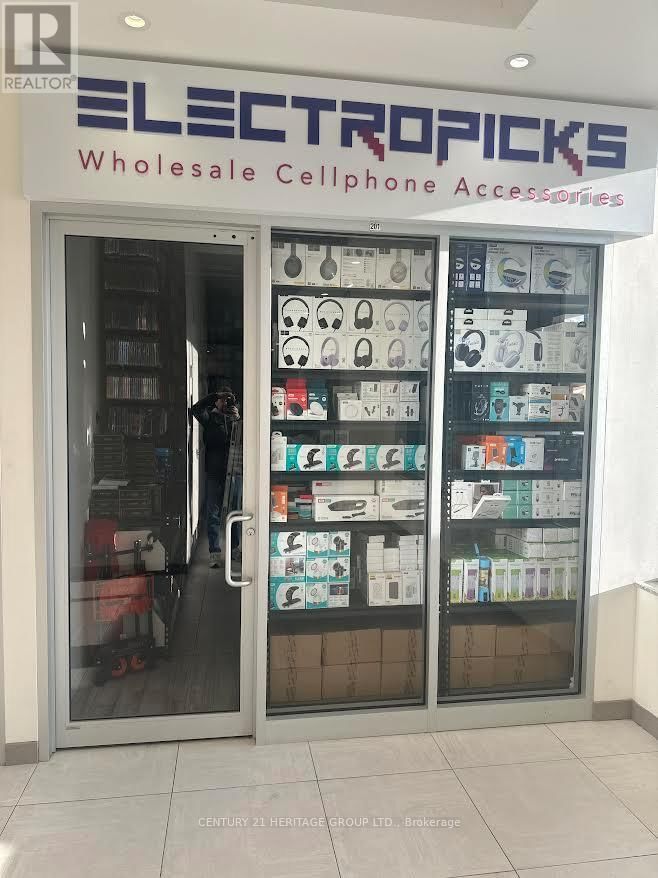 201 - 7181 YONGE STREET Image 4