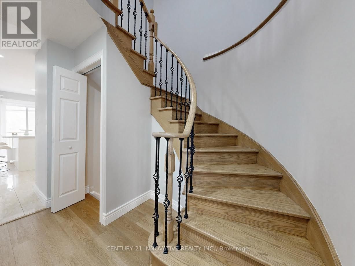 336 ST JOAN OF ARC AVENUE Image 24