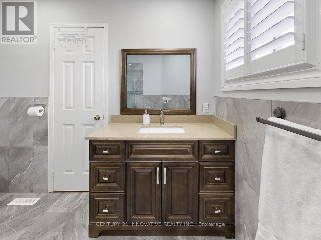 336 ST JOAN OF ARC AVENUE Image 31