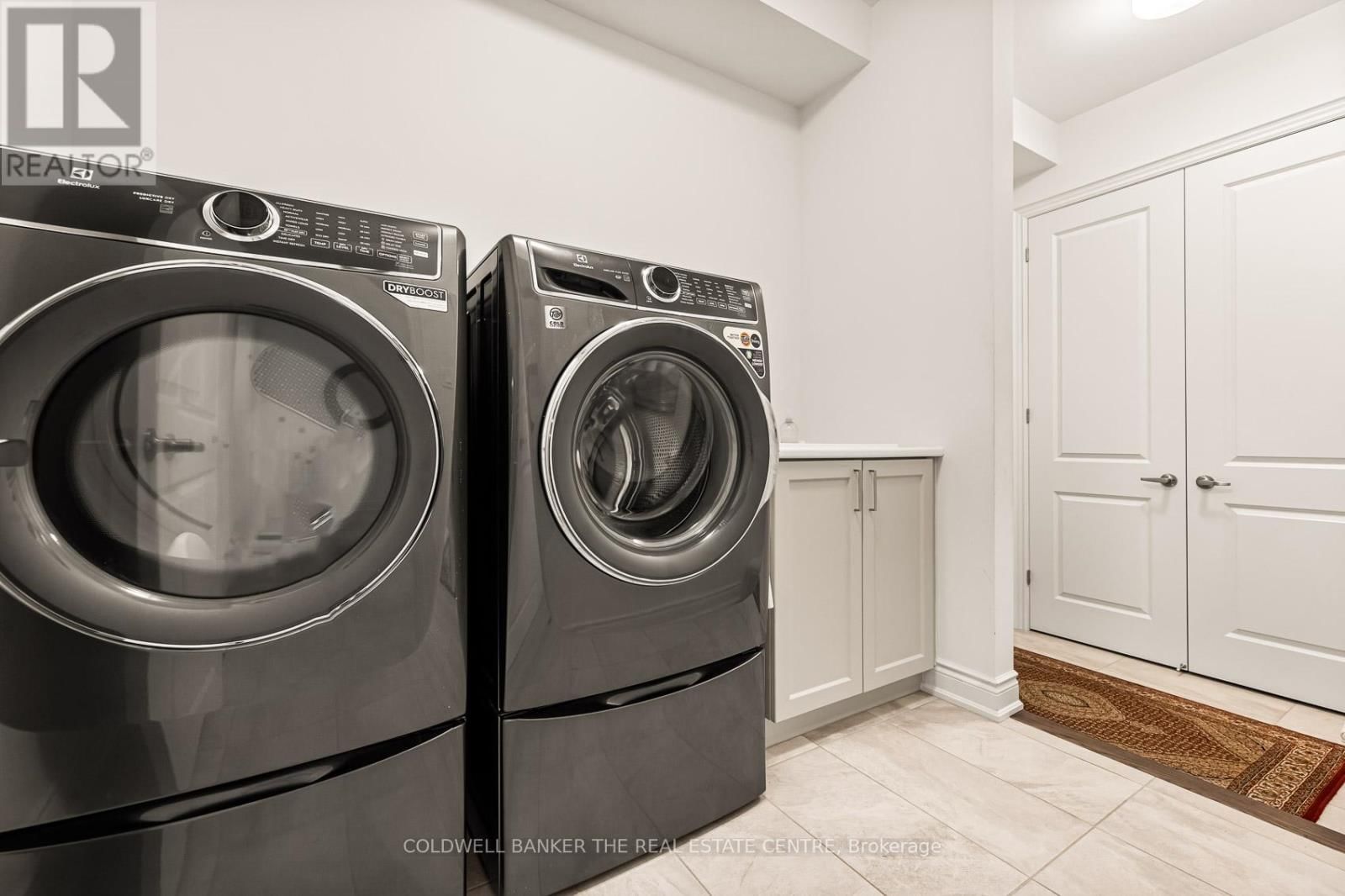 28 BELLFLOWER CRESCENT Image 15