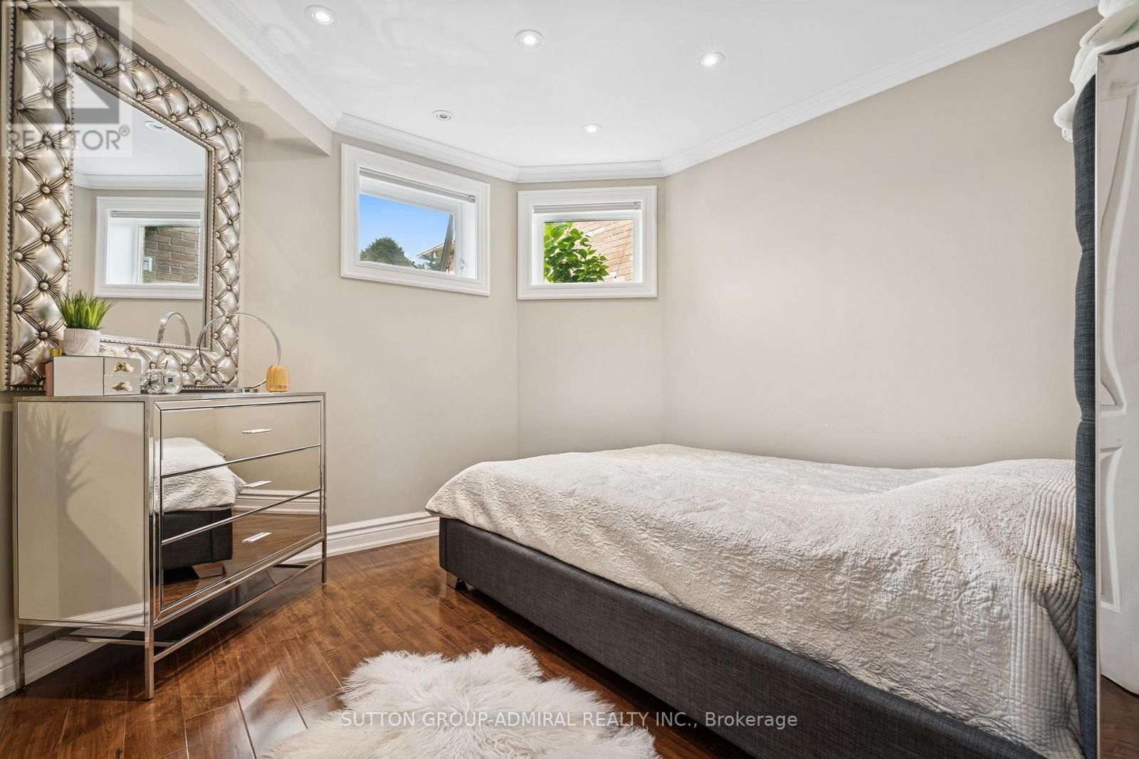 1221 LAURAND STREET Image 35