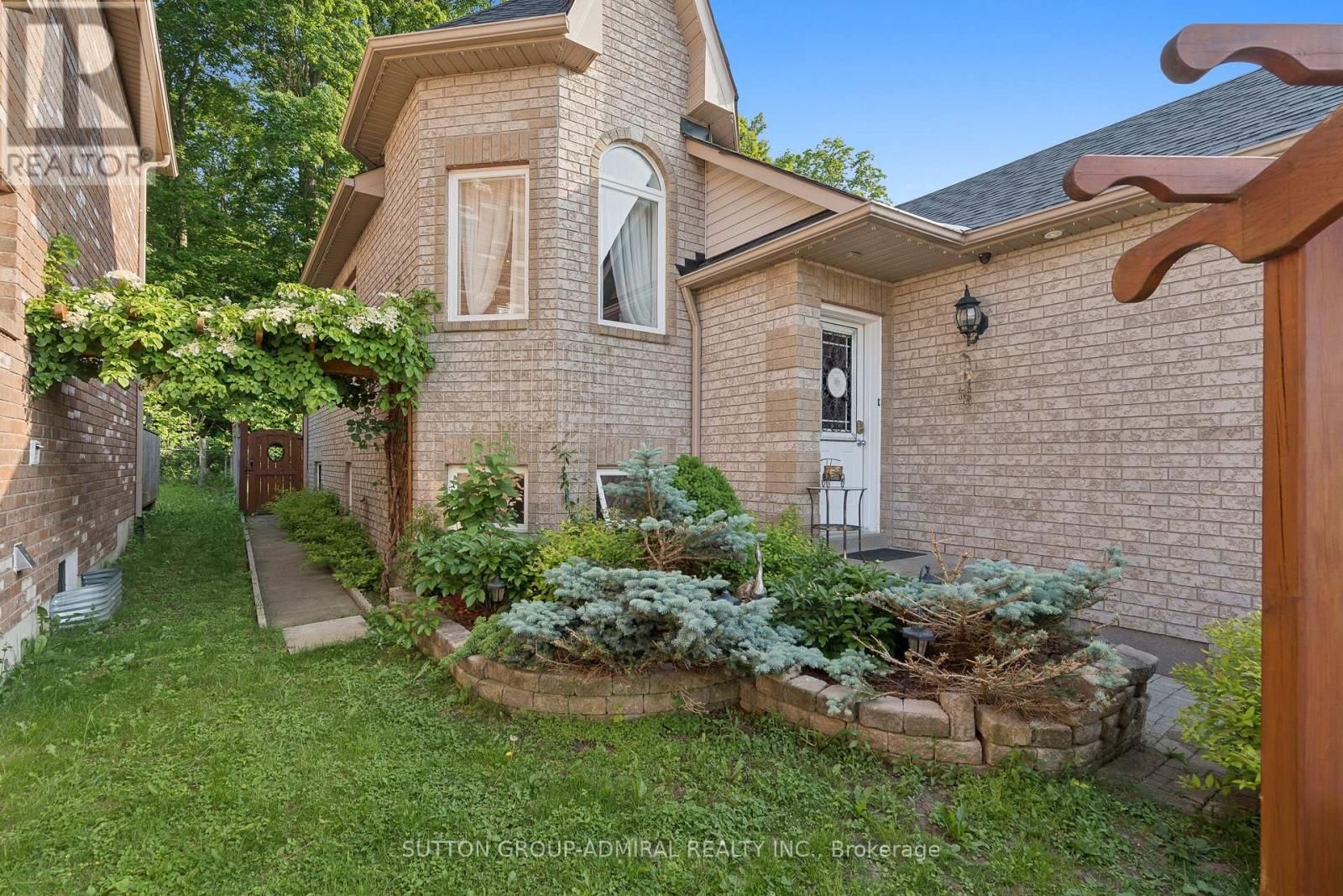 1221 LAURAND STREET Image 6