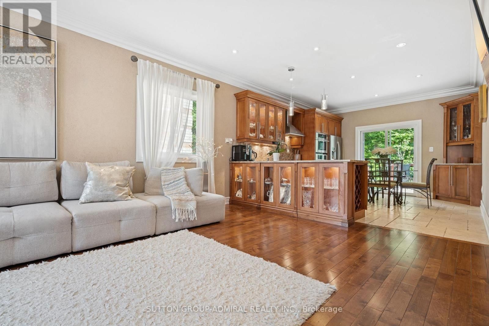 1221 LAURAND STREET Image 8