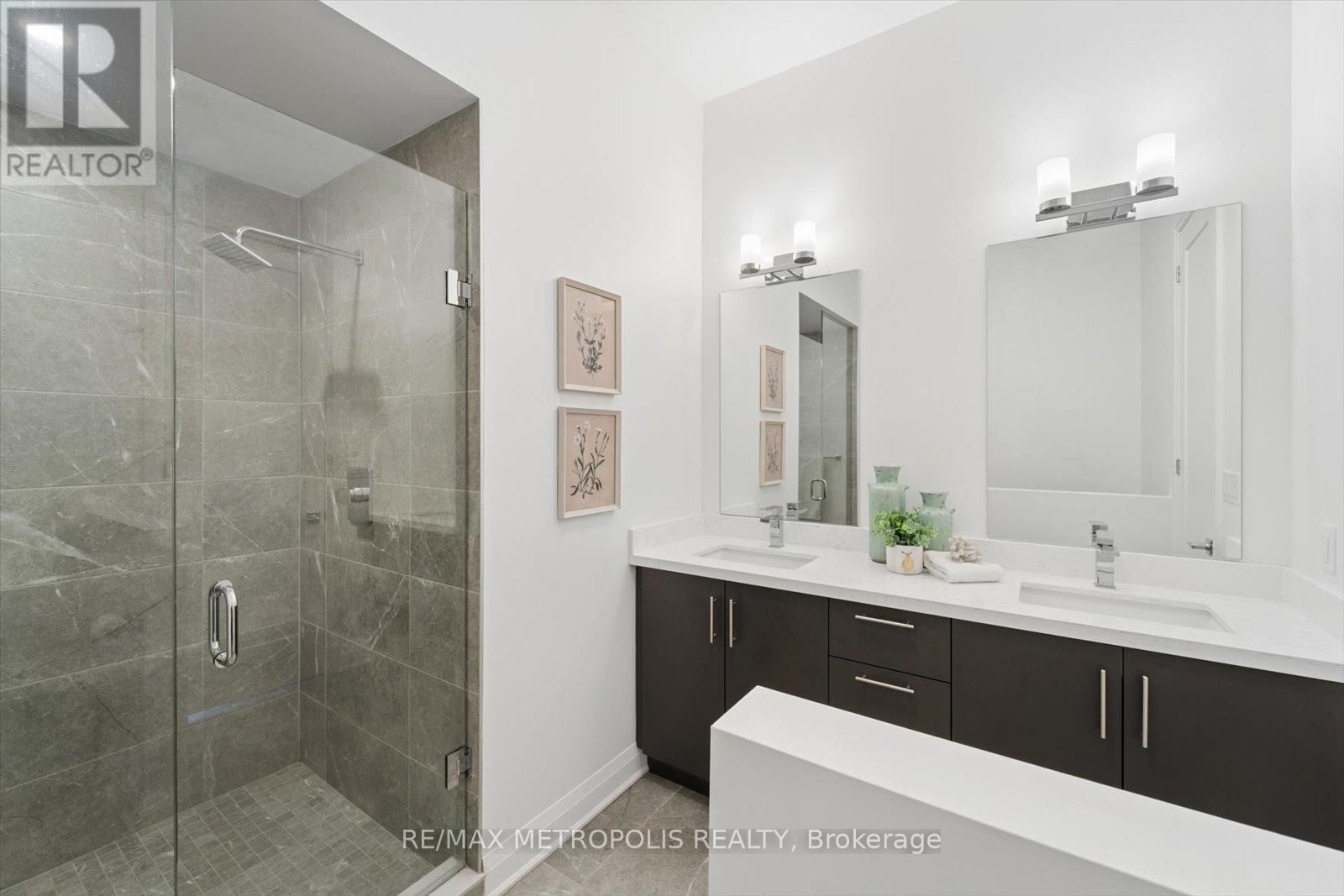 19 VERN ROBERTSON GATE Image 27