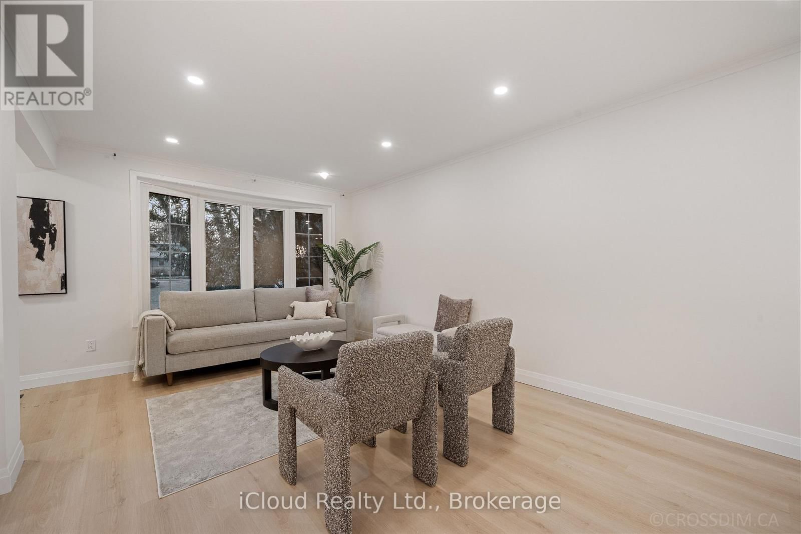 107 BAYVIEW PARKWAY Image 12