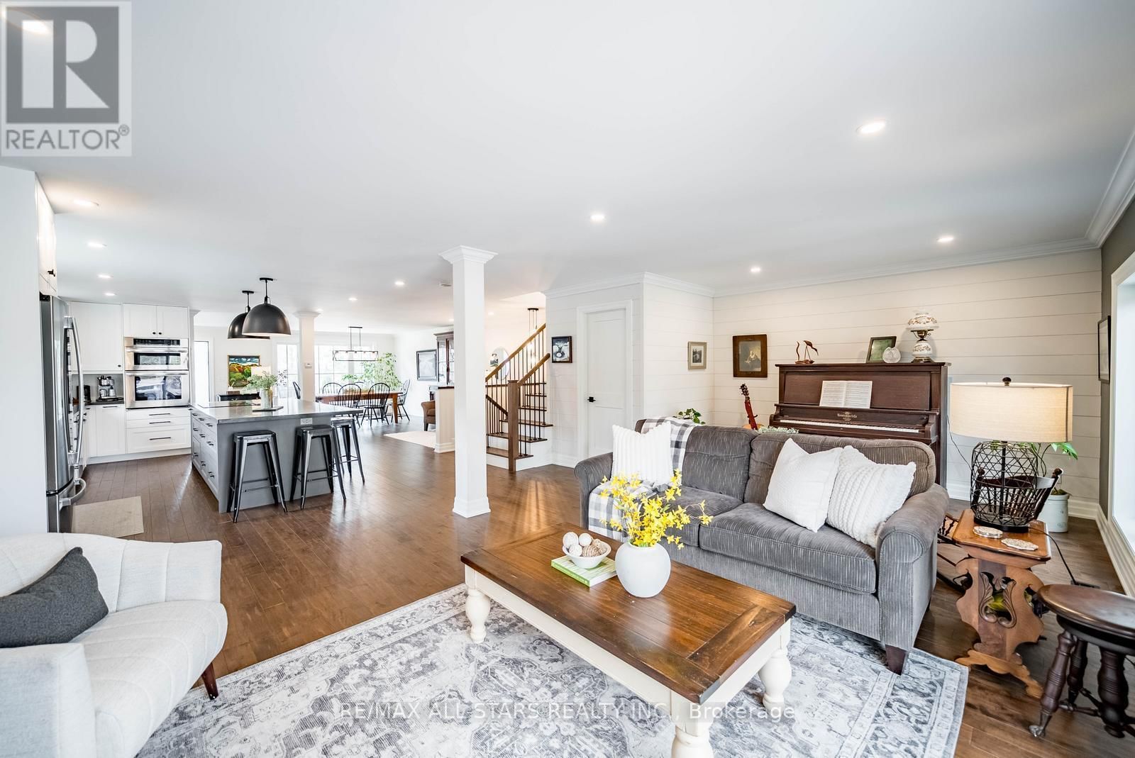 91 MANITOBA STREET Image 15