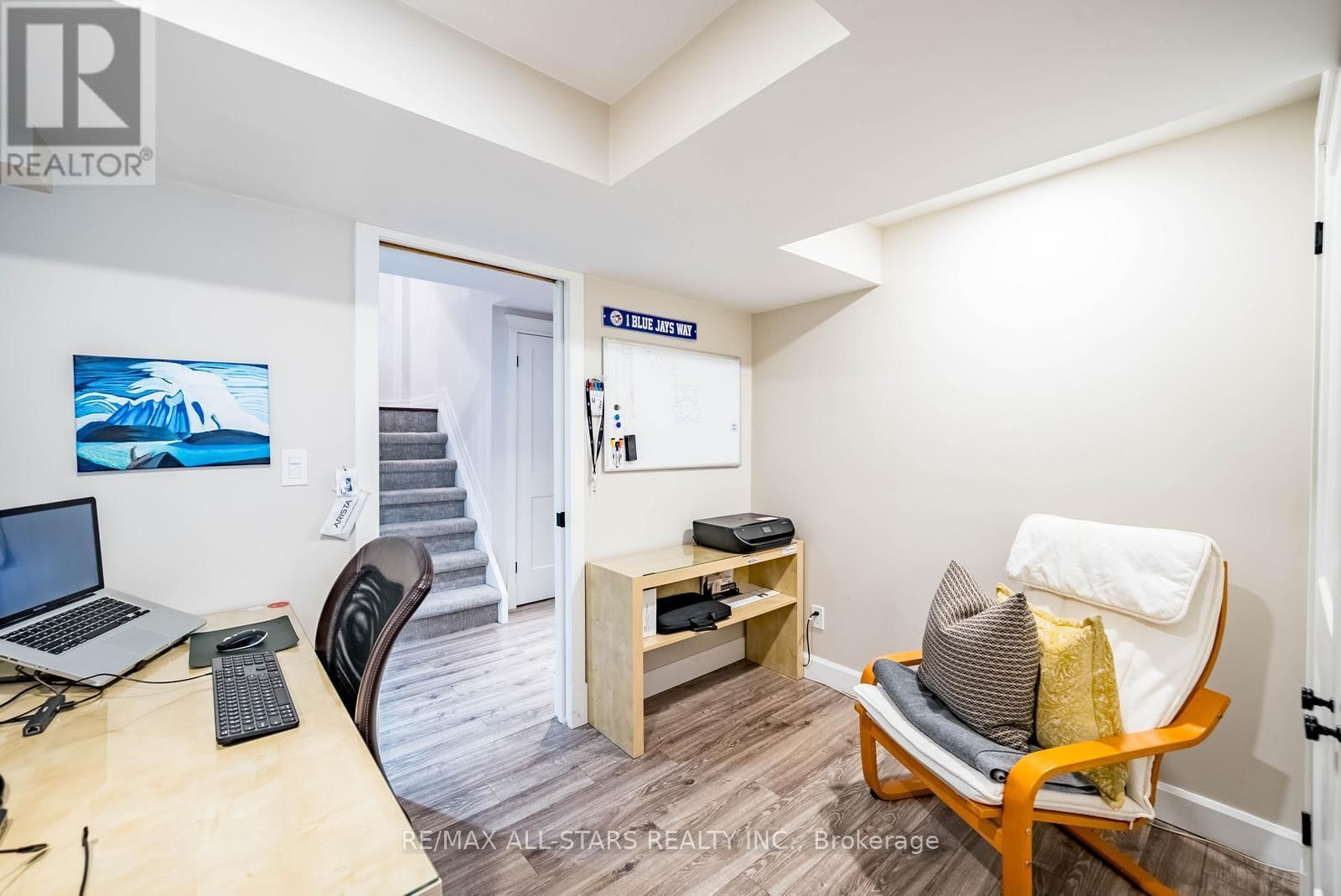 91 MANITOBA STREET Image 34