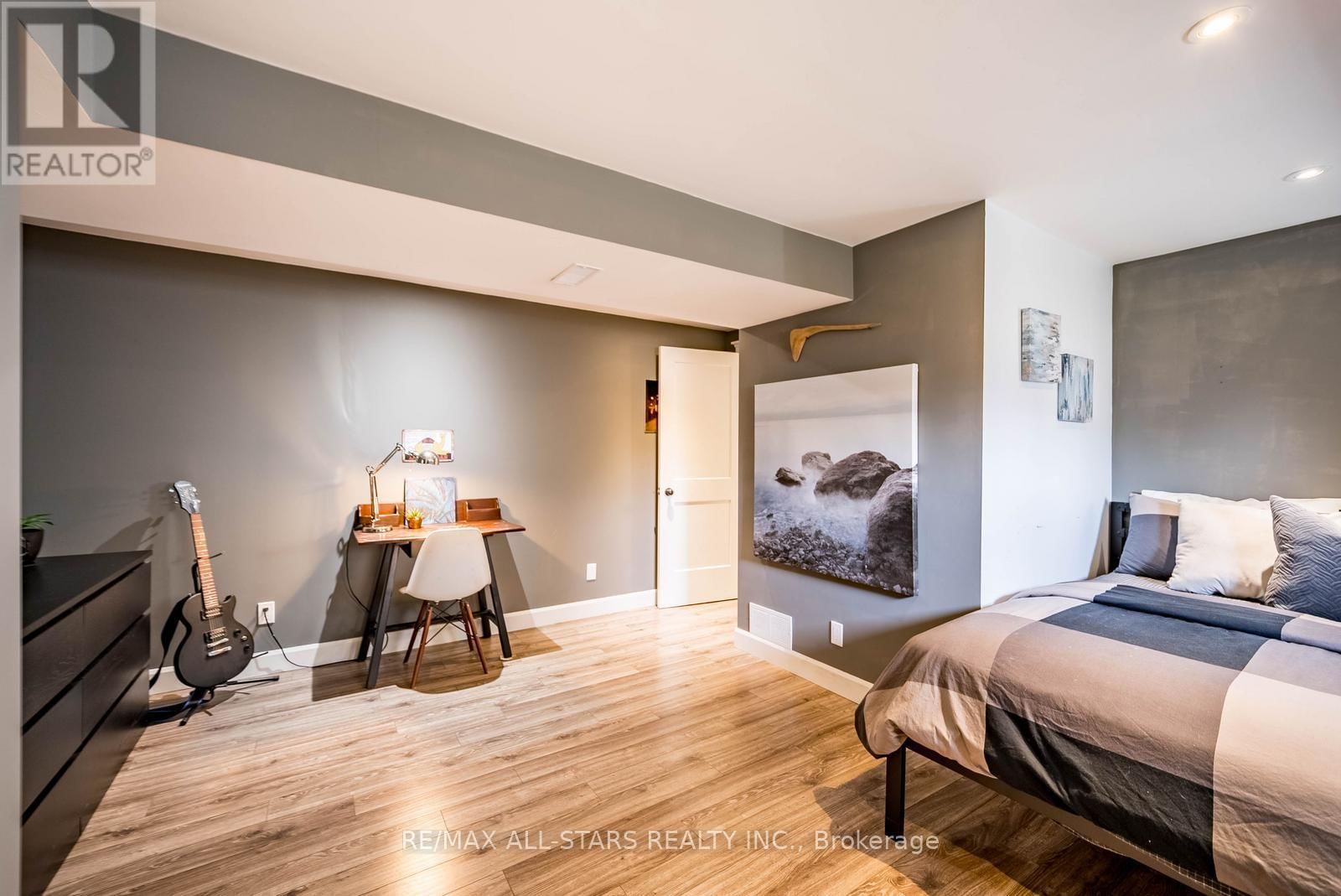 91 MANITOBA STREET Image 39