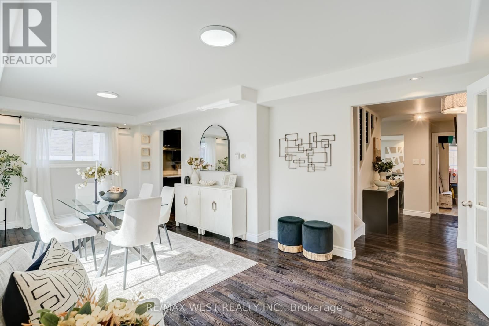 890 WAYNE DRIVE Image 6