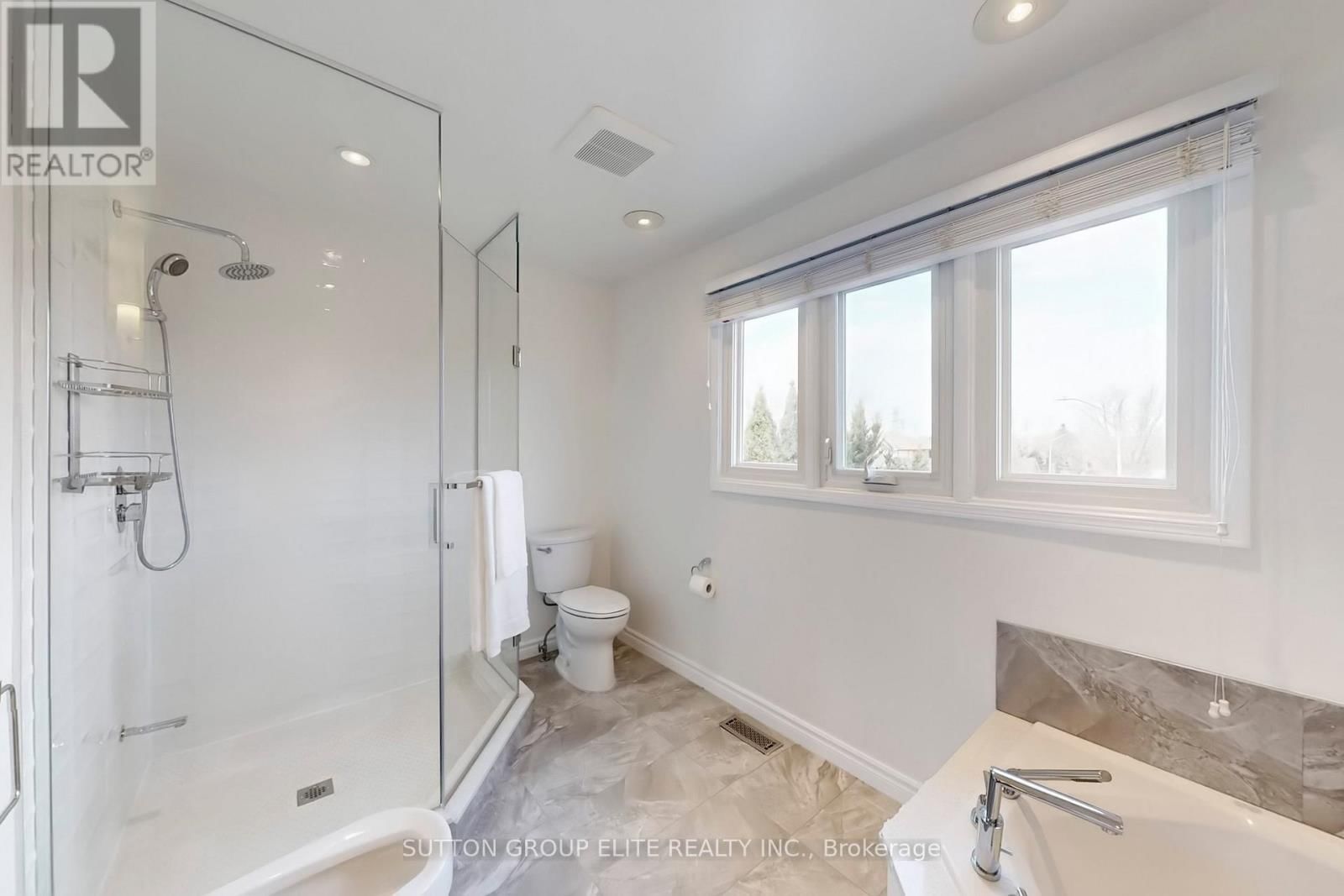 35 FANSHAWE DRIVE Image 25