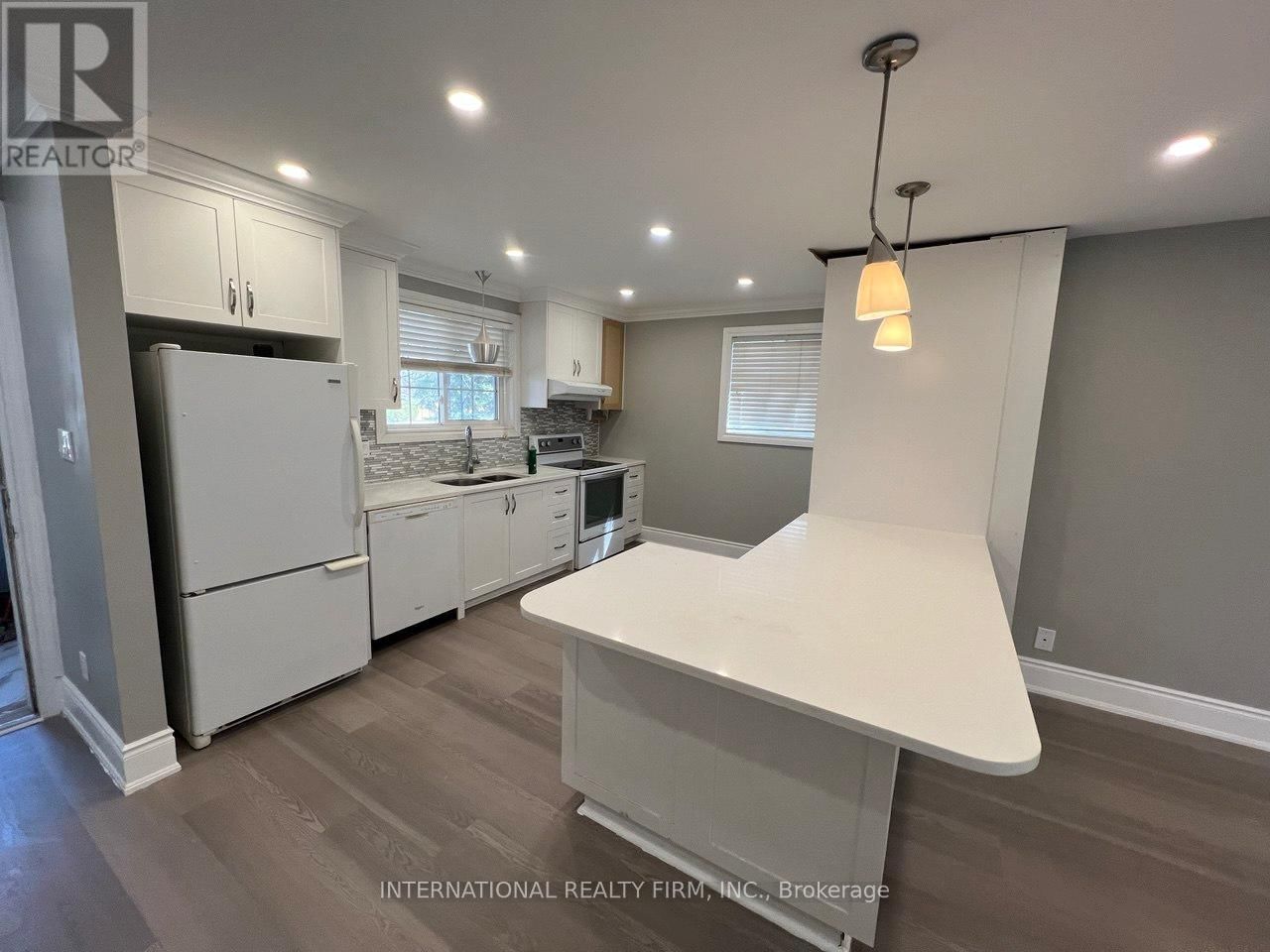 73 MURRAY DRIVE Image 10