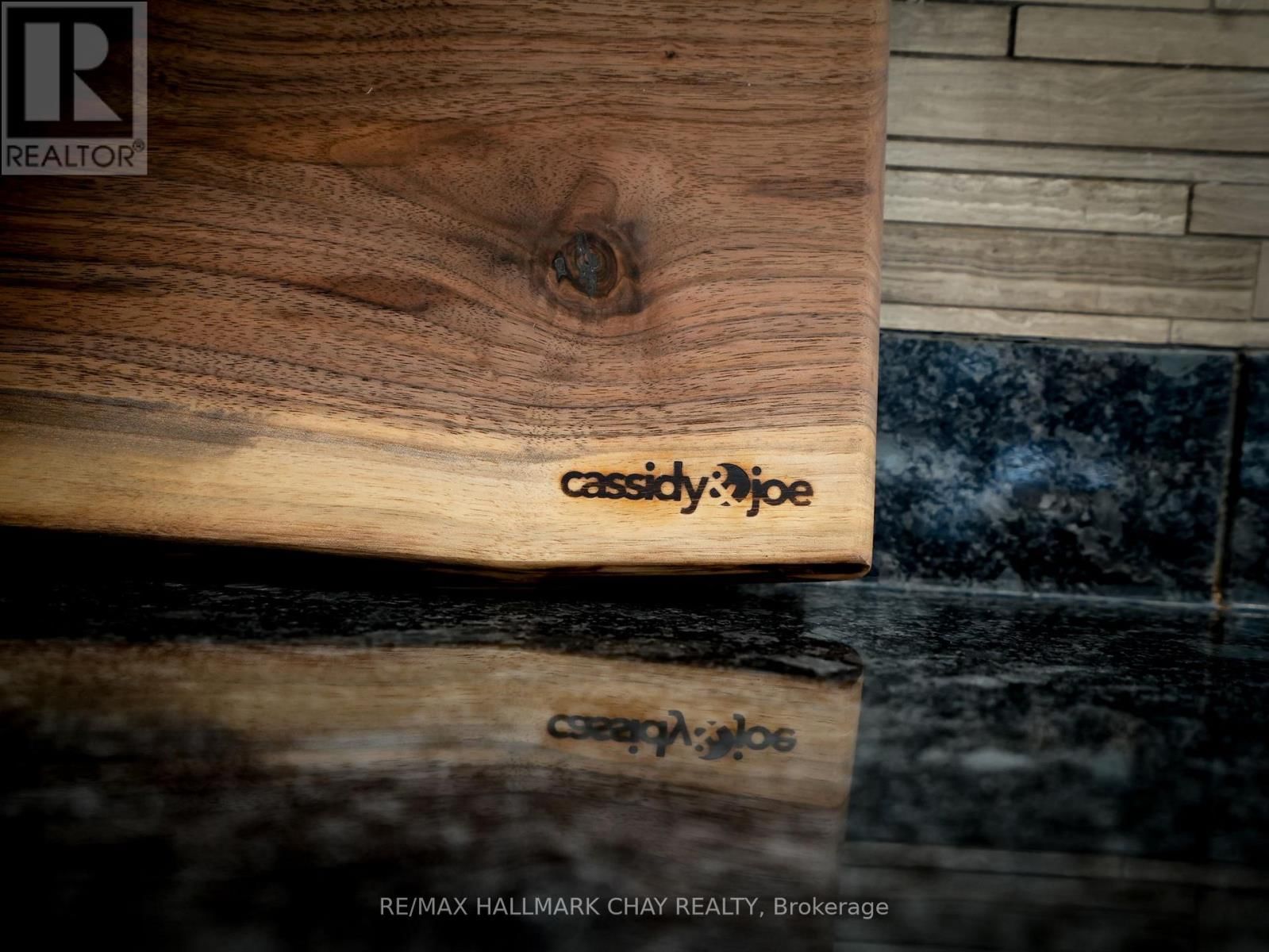 6815 4TH LINE Image 17