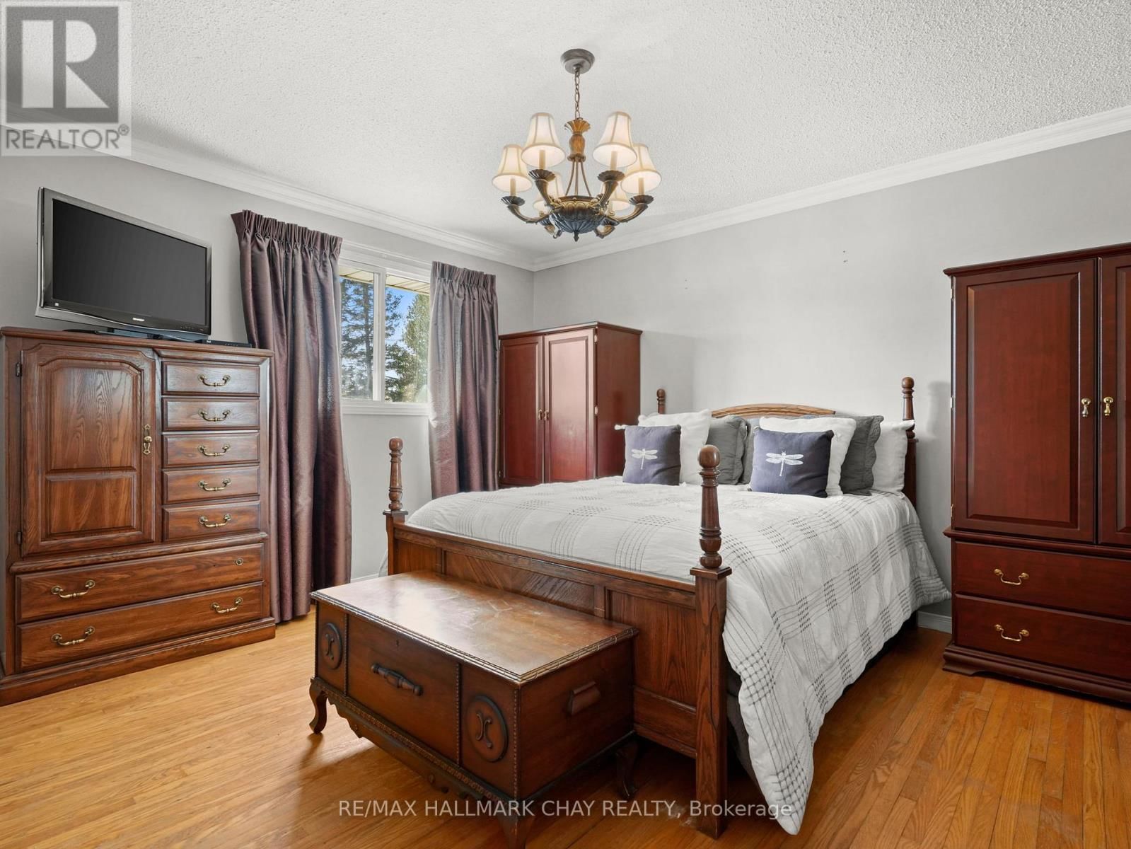 6815 4TH LINE Image 21