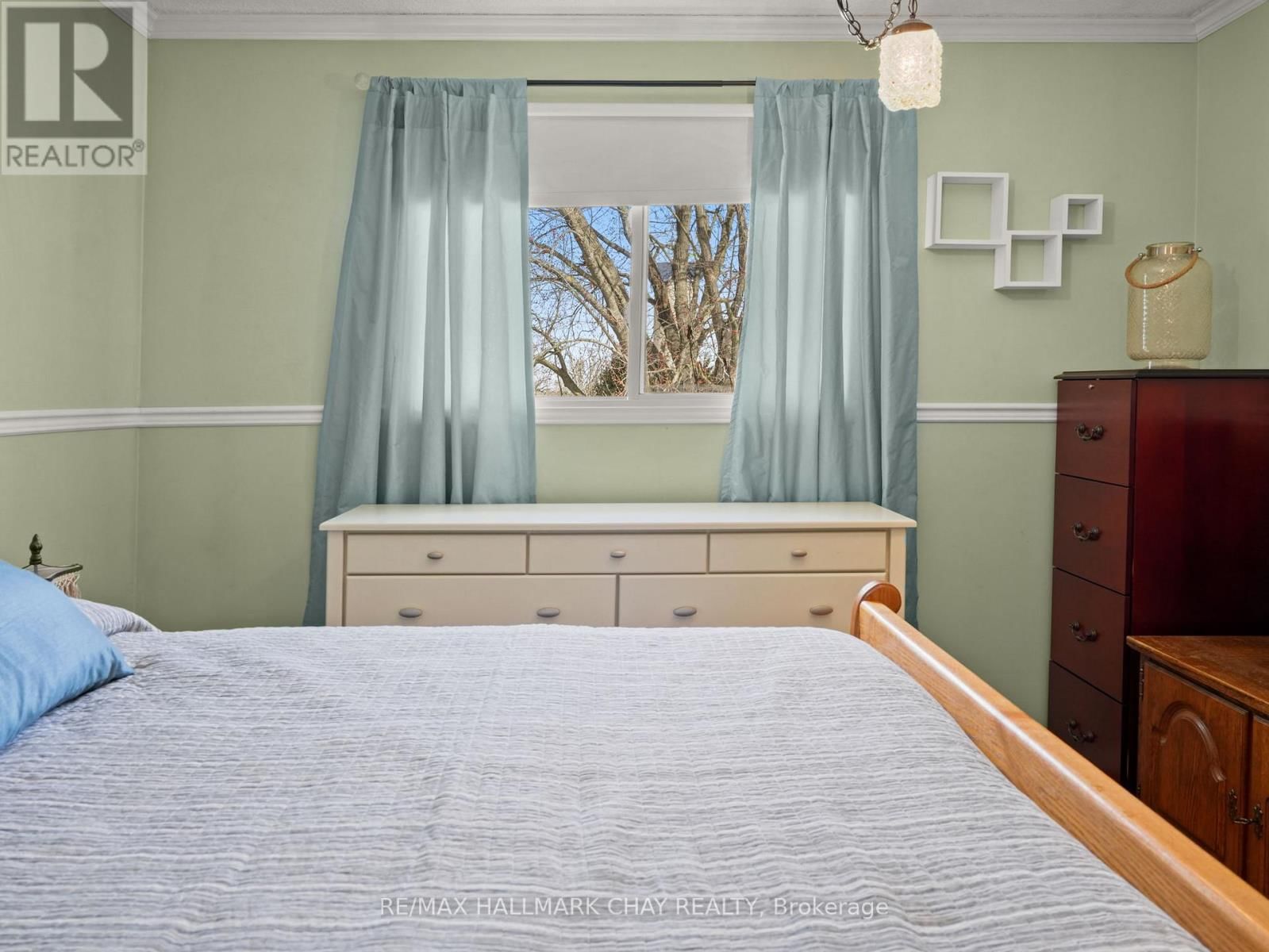 6815 4TH LINE Image 25