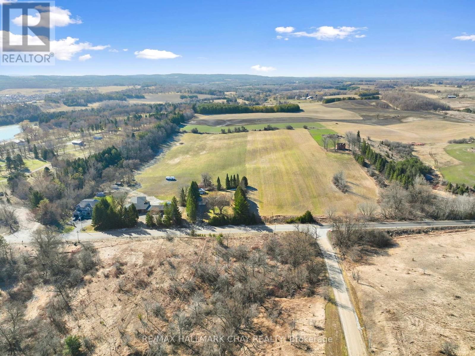 6815 4TH LINE Image 3